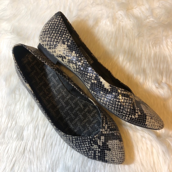 Vionic Caballo pointed toe flats, slip on orthotic Sz 8.5 -runs wider - Picture 2 of 9
